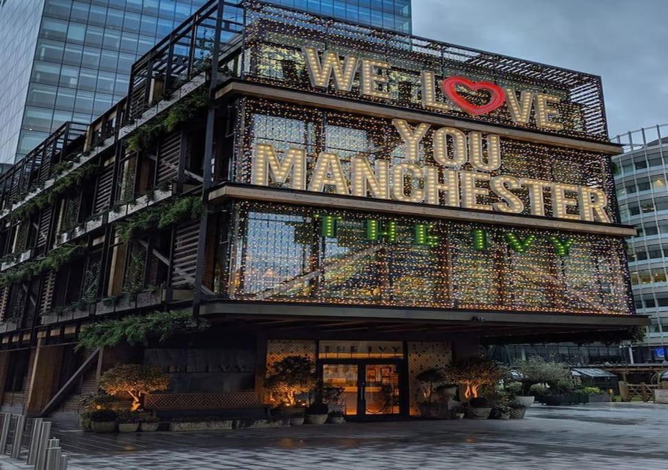 Modern Trafford 1Br Apartment-Free Parking-Cinema Room Manchester Exteriör bild