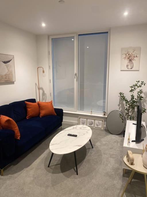 Modern Trafford 1Br Apartment-Free Parking-Cinema Room Manchester Exteriör bild