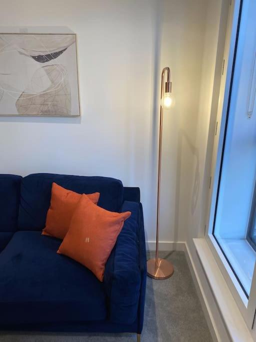Modern Trafford 1Br Apartment-Free Parking-Cinema Room Manchester Exteriör bild