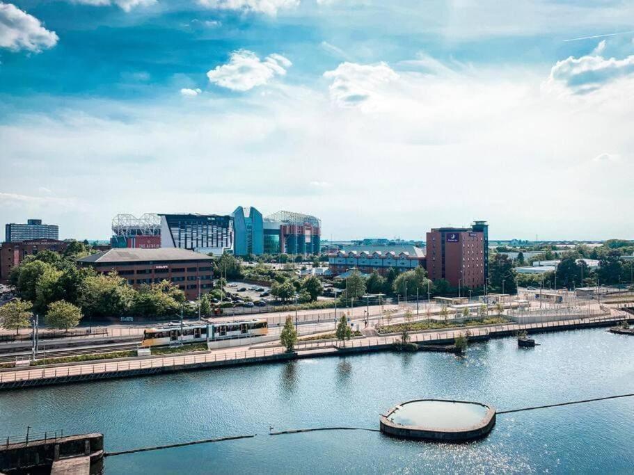 Modern Trafford 1Br Apartment-Free Parking-Cinema Room Manchester Exteriör bild